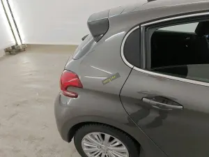Peugeot 208 1.2i Allure 2018