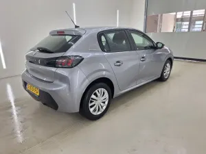 Peugeot 208 1.2i Active 2023