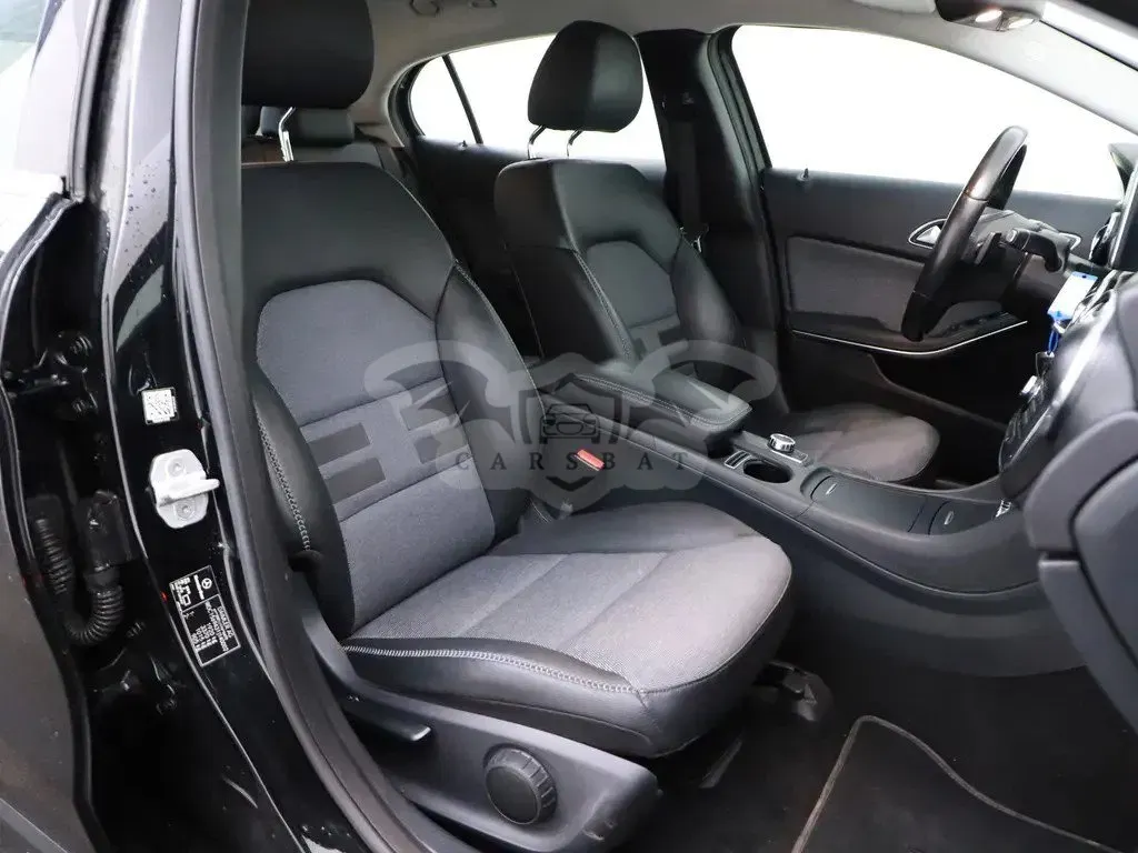 Mercedes-Benz GLA 200 2015