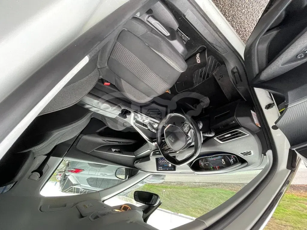 Peugeot 3008 1.2i Active 2018