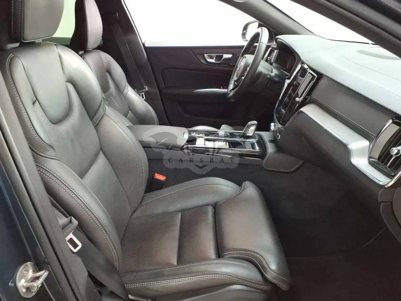 Volvo V60 T6 2021