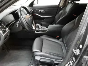 BMW 3 Series Touring 320e Sport 2022