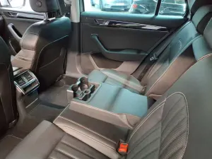 Skoda Superb Combi 2.0 TDI L&K 2023
