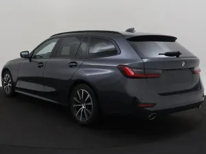 BMW 3 Series Touring 318i 2022