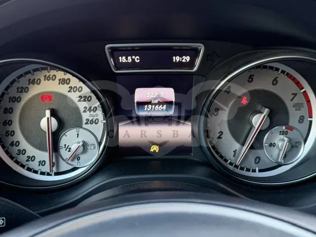 Mercedes-Benz GLA 180 2016