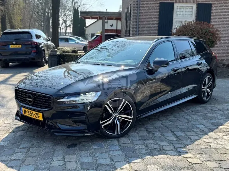 Volvo V60 2.0 B4 R-Design 2022