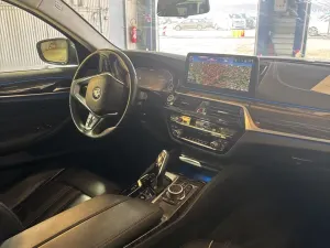 BMW 5 Series 520e Luxury 2022