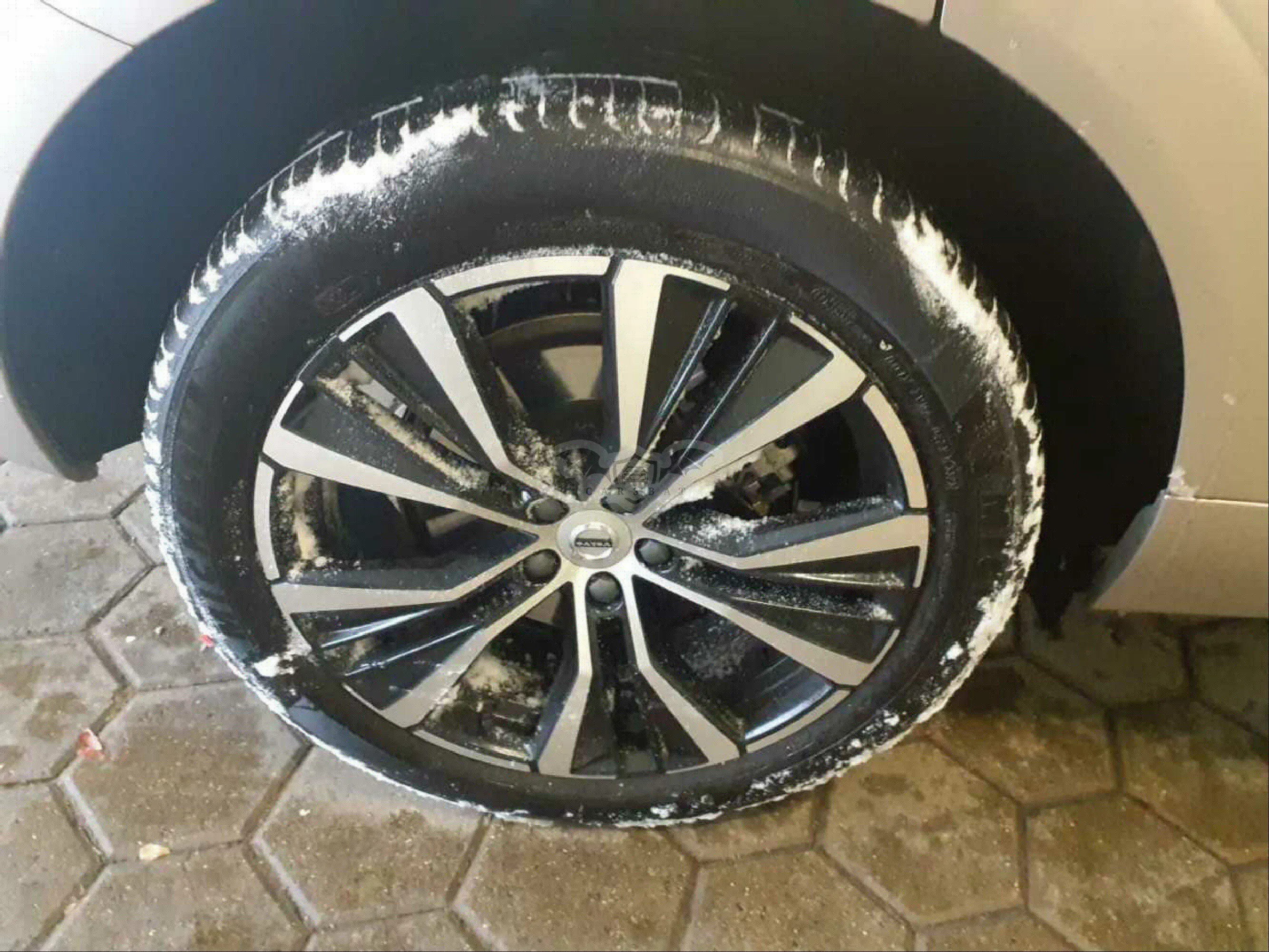 Volvo XC60 B4 Plus Dark 2024