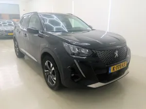 Peugeot 2008 1.2i Allure 2021