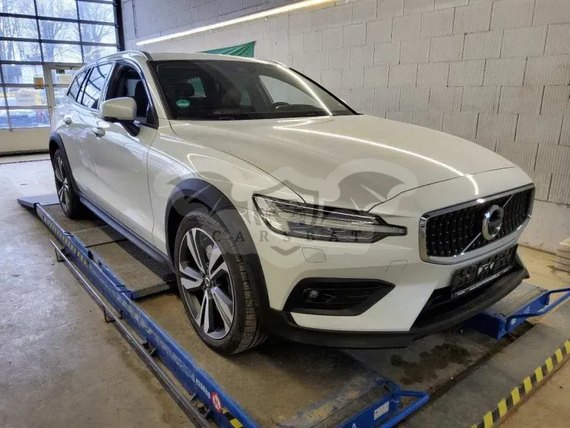 Volvo V60 Cross Country B5 2022