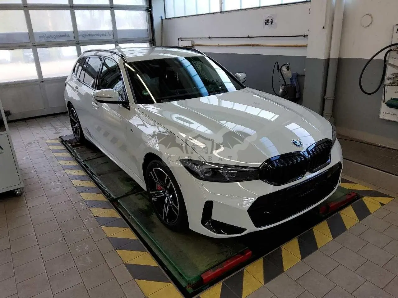 BMW 3 Series Touring 320i 2025