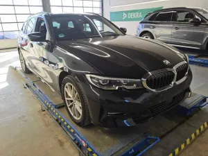 BMW 3 Series Touring 320d Advantage 2021