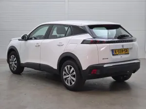 Peugeot 2008 1.2i Active 2021