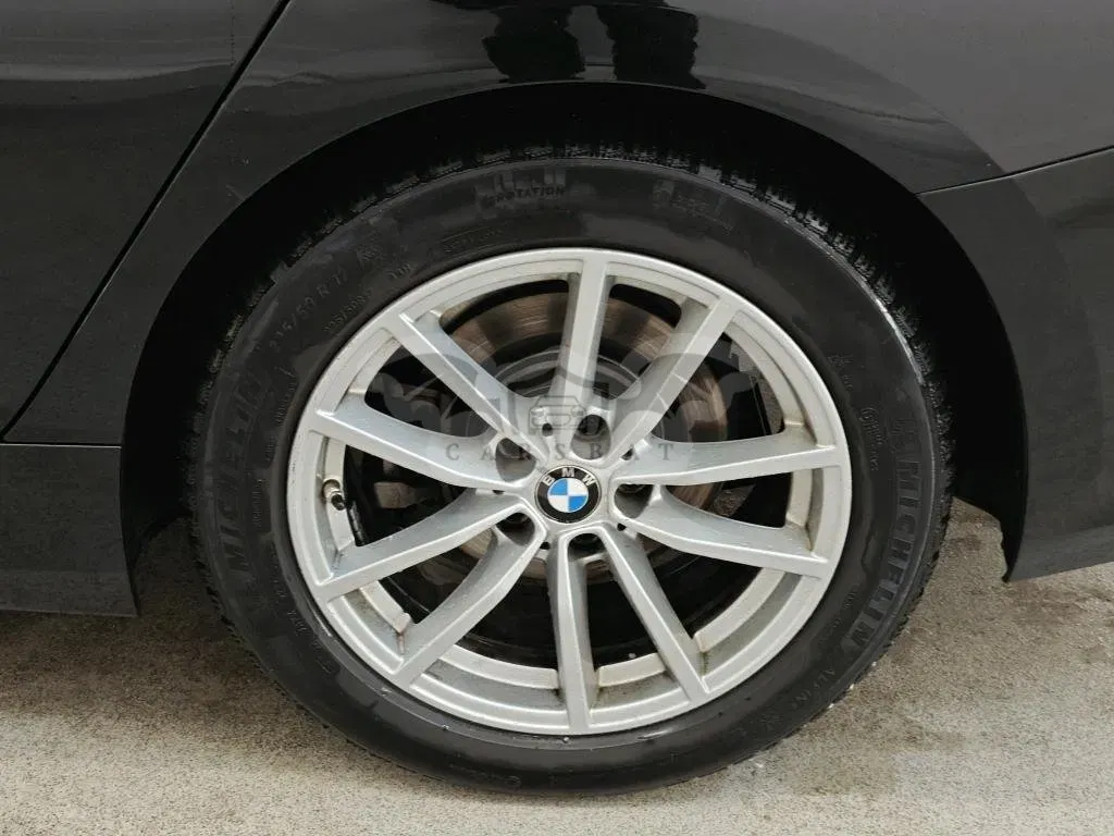 BMW 3 Series 318i Business 2022
