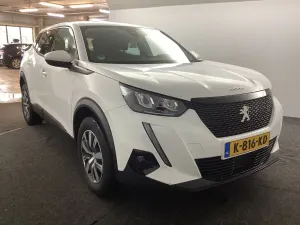 Peugeot 2008 1.2i Active 2021