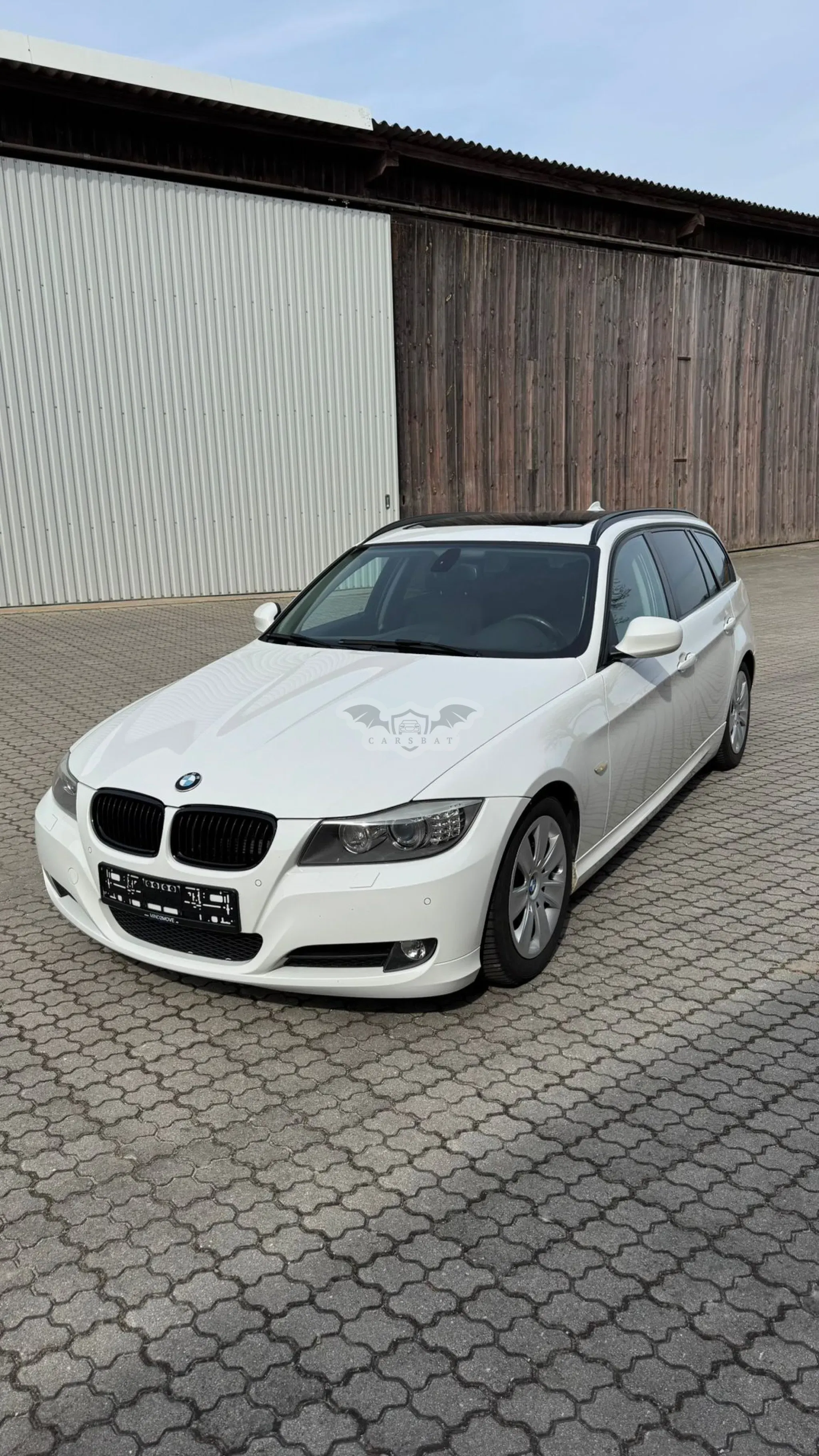 BMW 3 Series Touring 320i 2011