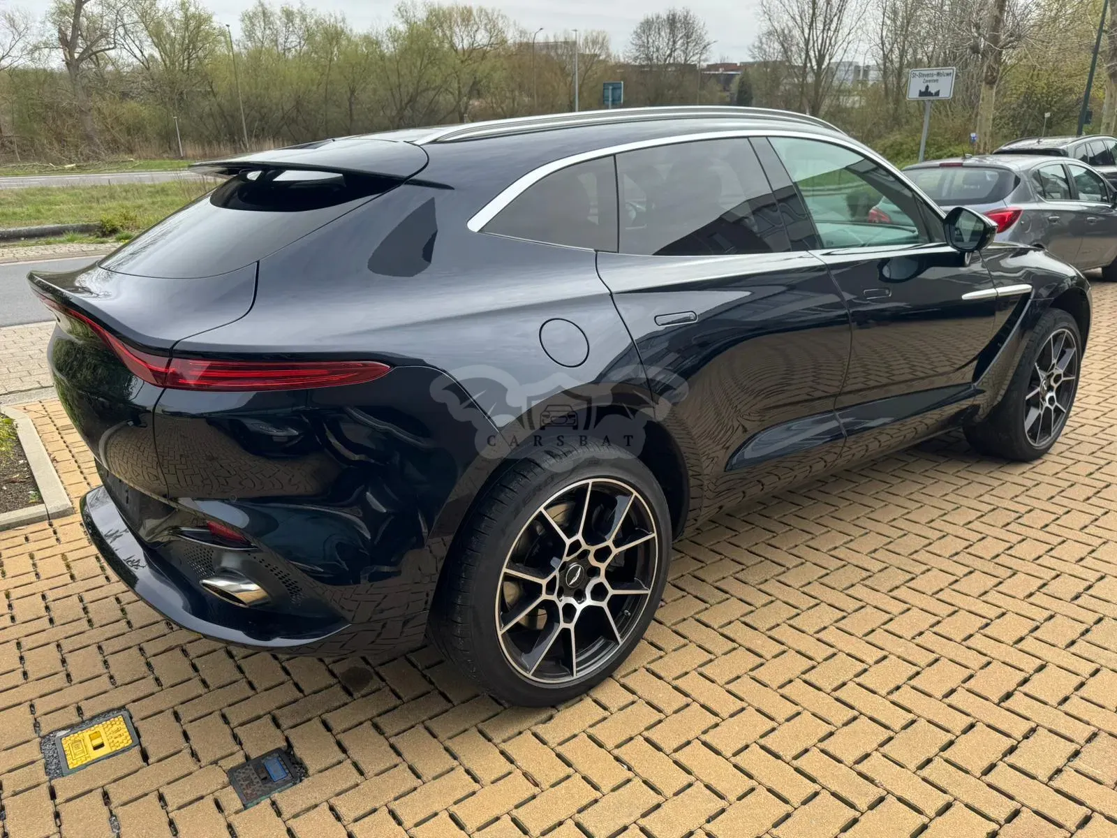 Aston Martin DBX 4.0 2021