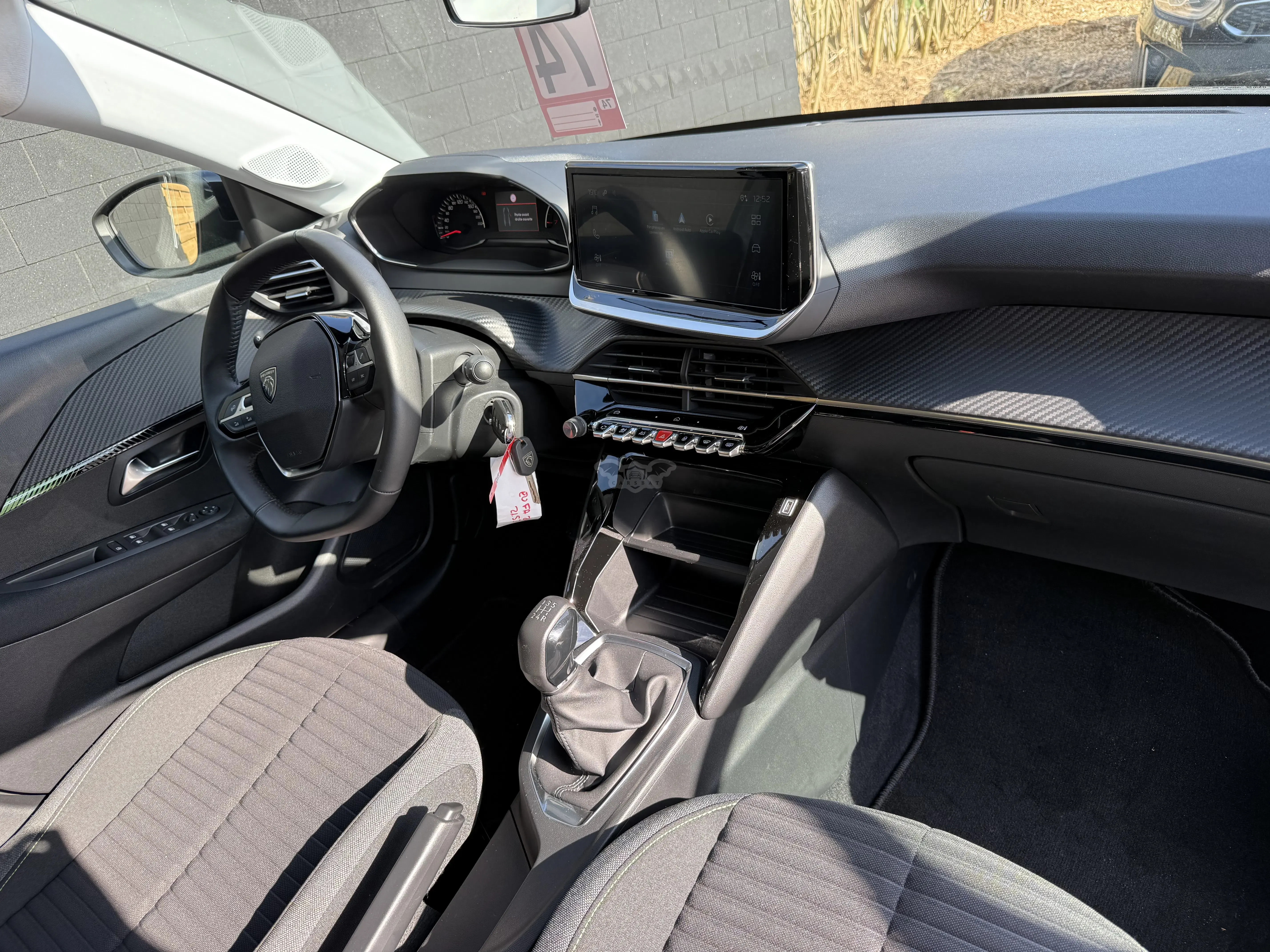Peugeot 208 1.2i 2024