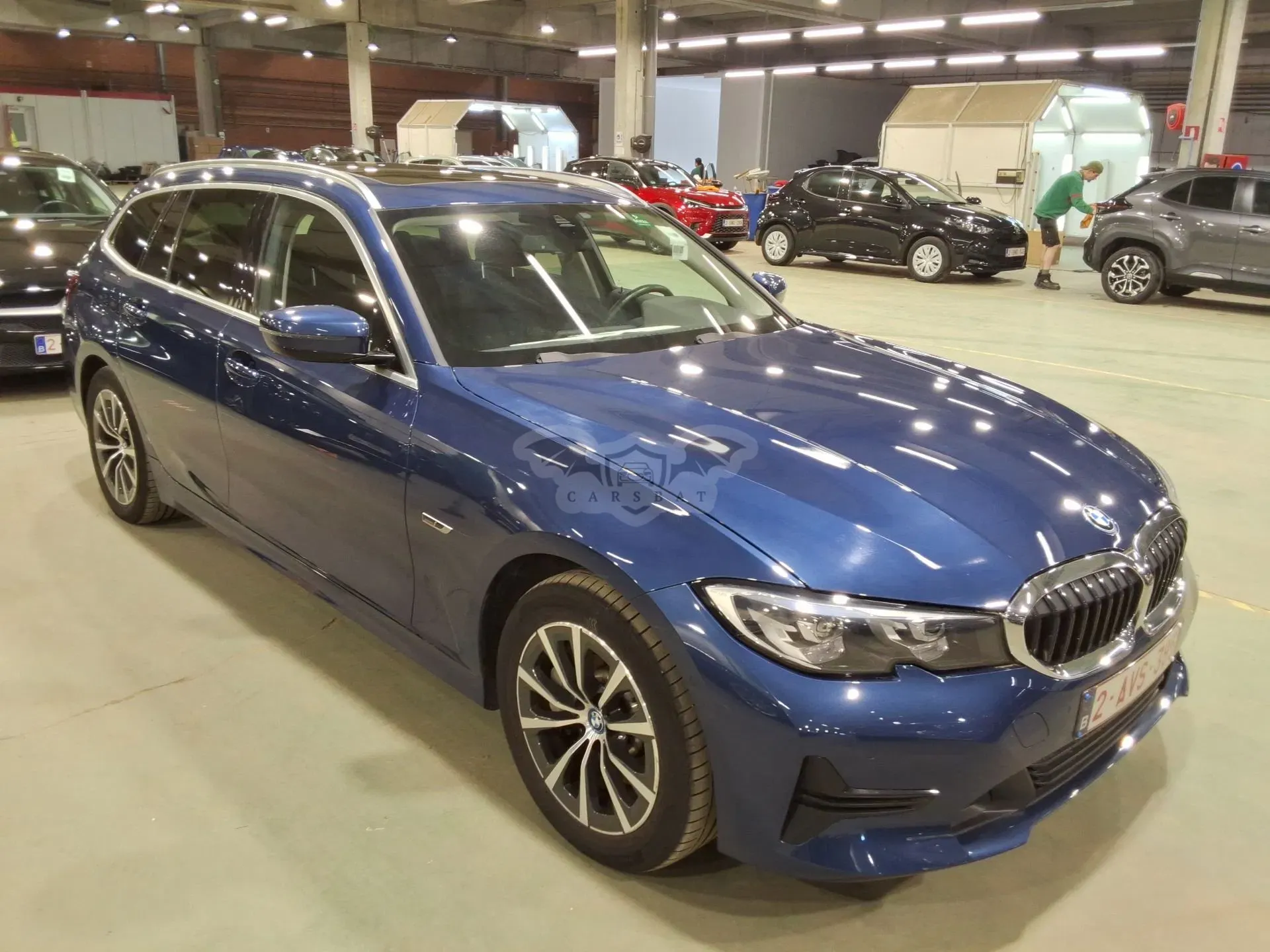 BMW 3 Series Touring 330e Lounge 2021