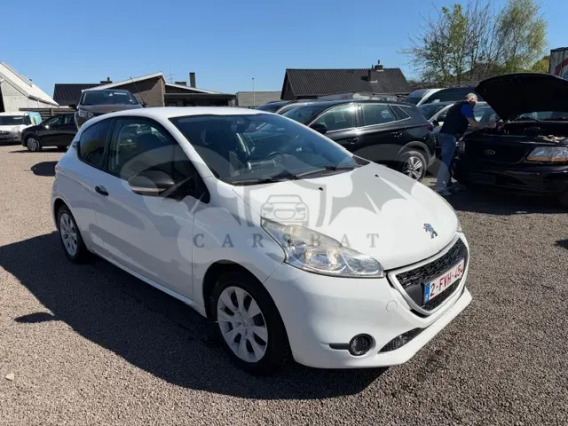 Peugeot 208 1.2i Access 2012