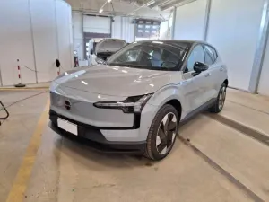 Volvo EX30 Extended Range Ultra 2024
