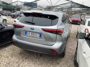 Toyota Highlander 2.5h Lounge 2022