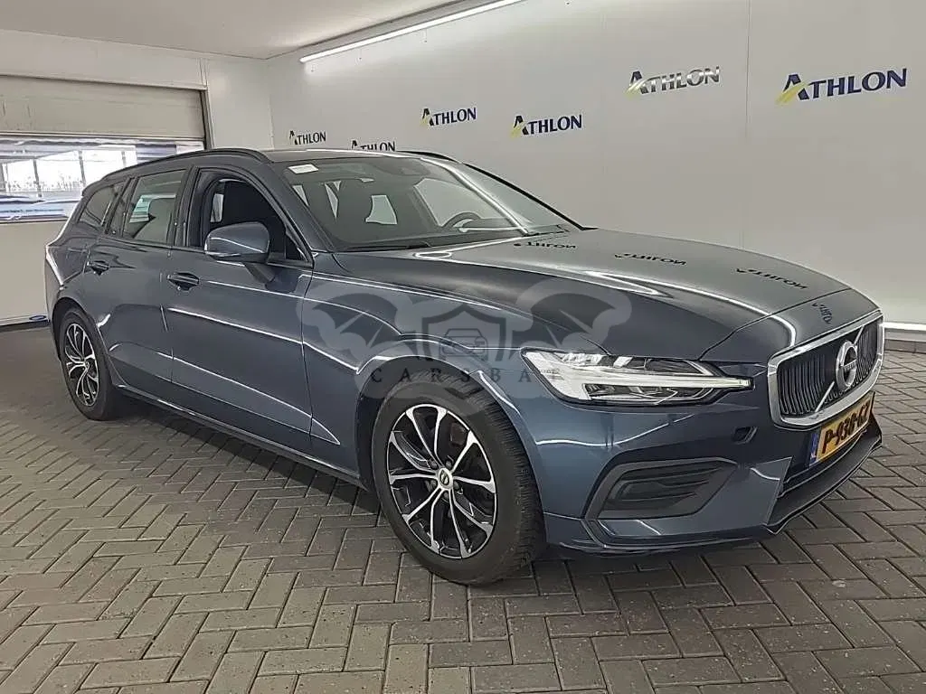 Volvo V60 B3 Momentum 2022