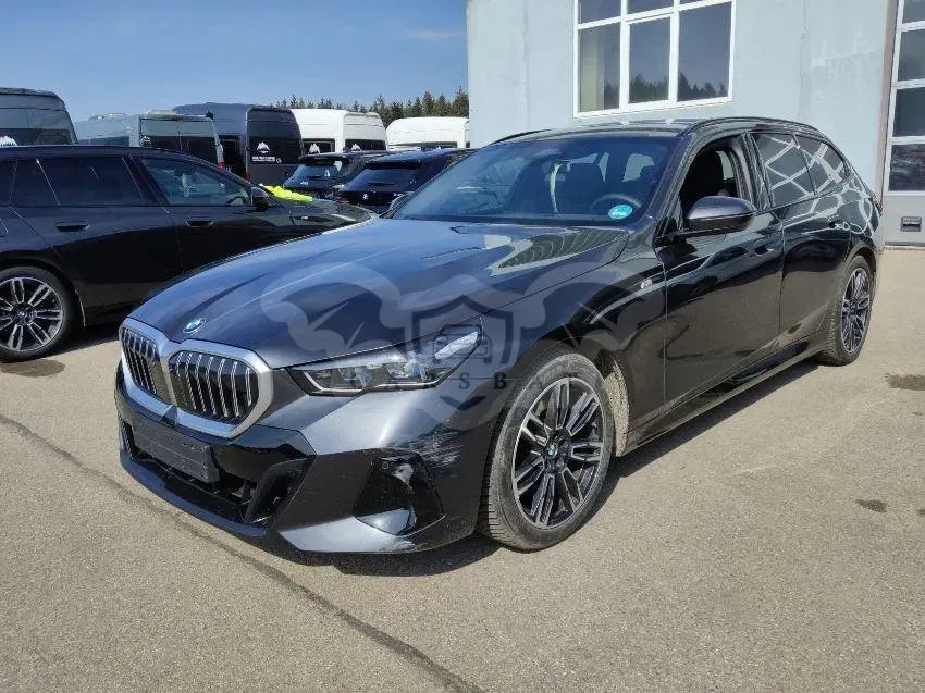 BMW 5 Series Touring 520d 2025