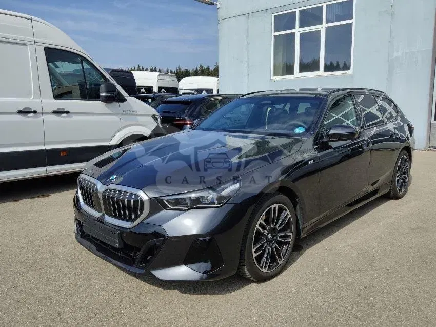 BMW 5 Series Touring 520d 2025
