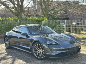 Porsche Taycan 93 kWh 2021