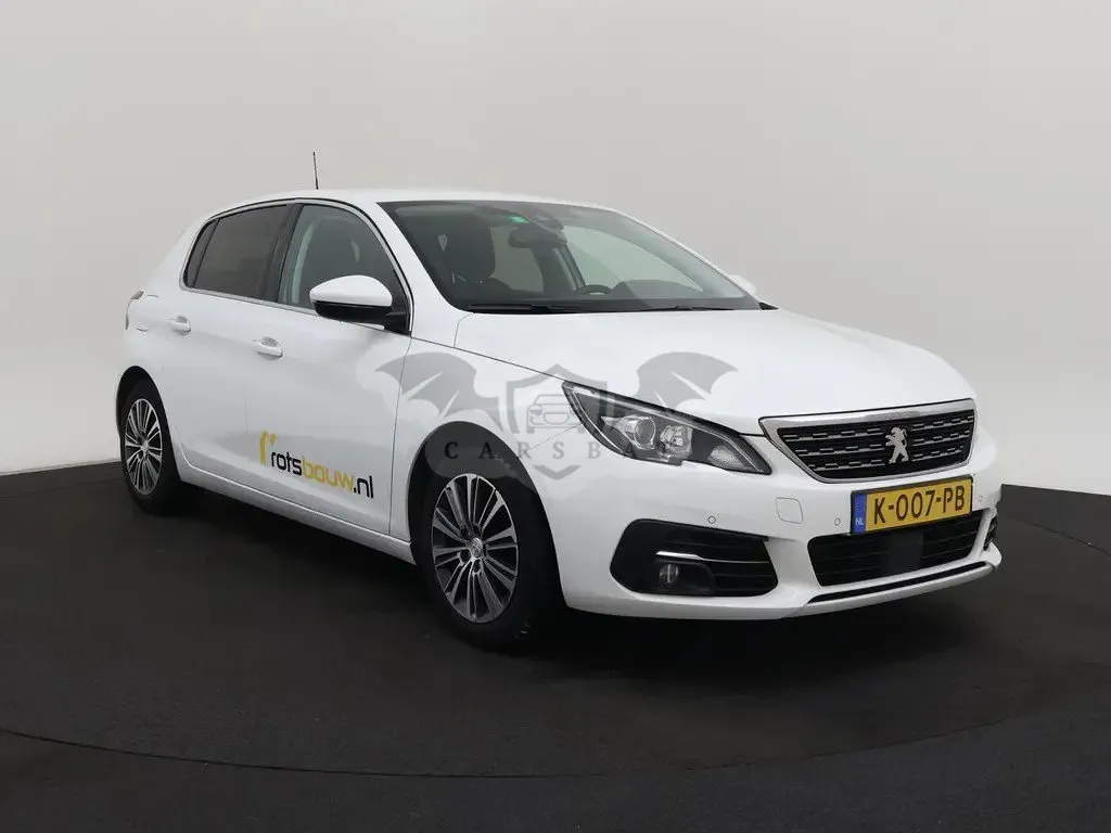 Peugeot 308 1.2i Allure 2021