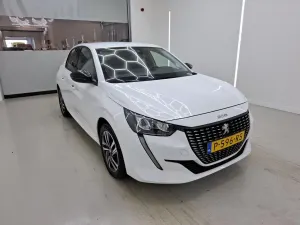 Peugeot 208 1.2i Allure 2022