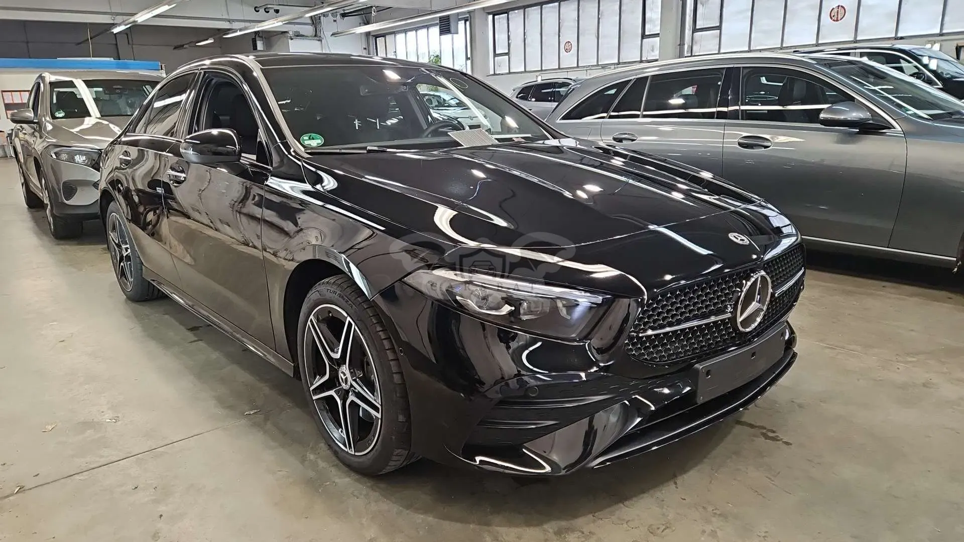 Mercedes-Benz A 250e AMG Line 2025