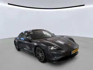 Porsche Taycan 2021