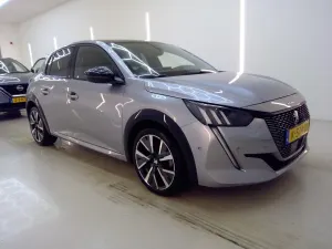 Peugeot 208 1.2i GT 2021