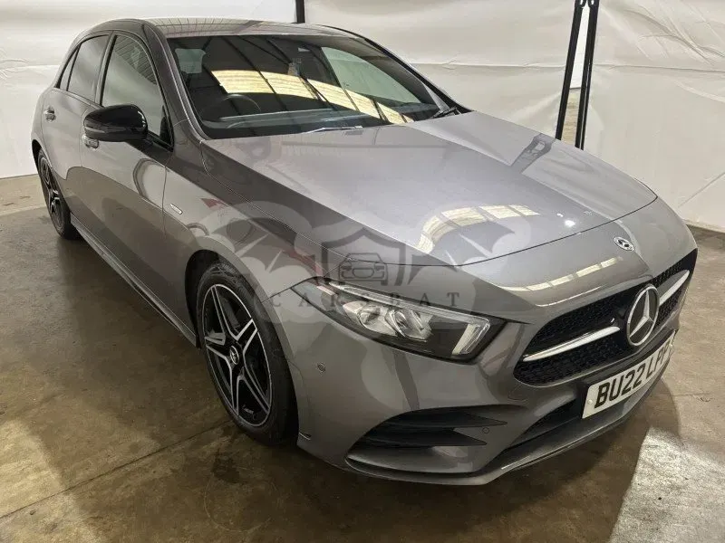 Mercedes-Benz A 180 AMG Line 2022