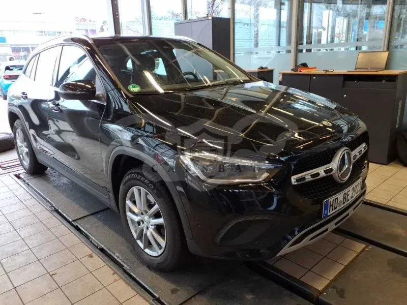 Mercedes-Benz GLA 180d 2021