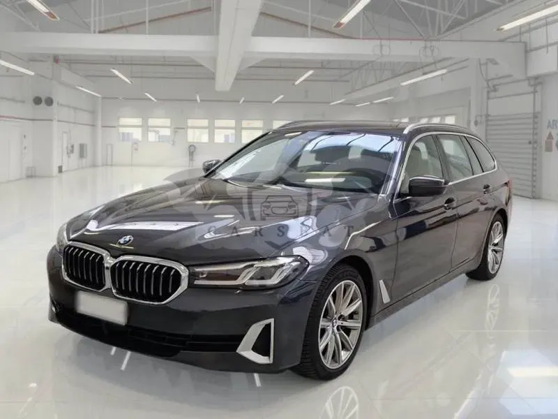 BMW 5 Series Touring 540i Luxury 2022