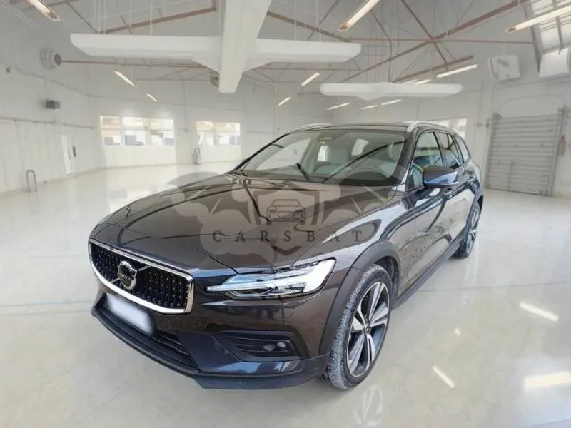 Volvo V60 Cross Country B4 Plus 2022