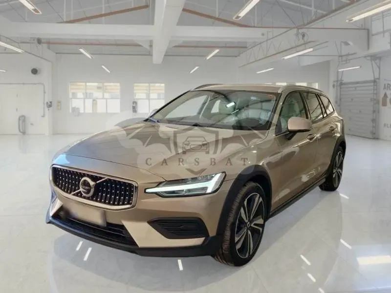 Volvo V60 Cross Country B4 Plus 2023