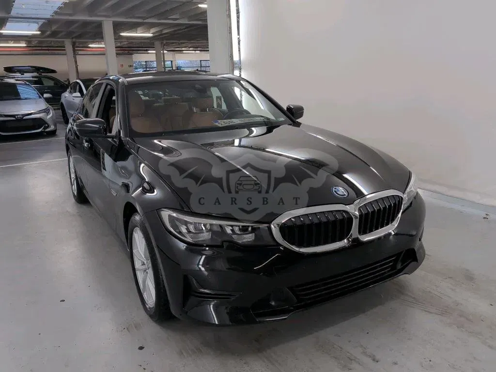 BMW 3 Series 330e 2021