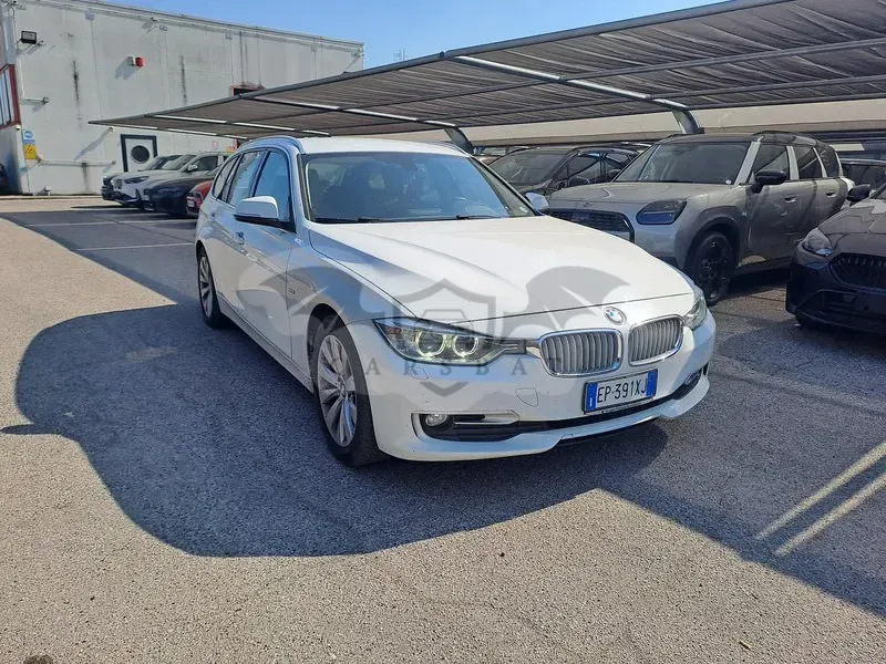 BMW 3 Series Touring 318d 2012