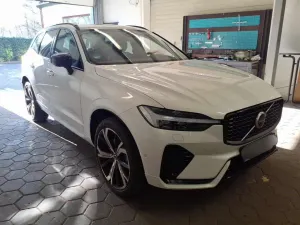 Volvo XC60 Plus Dark 2024