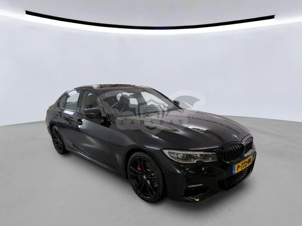 BMW 3 Series 320i Business 2022