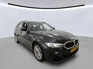 BMW 3 Series Touring 318i 2023