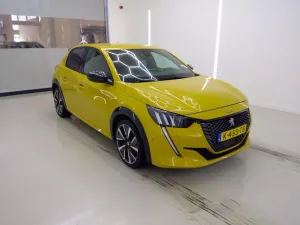 Peugeot 208 1.2i GT 2021
