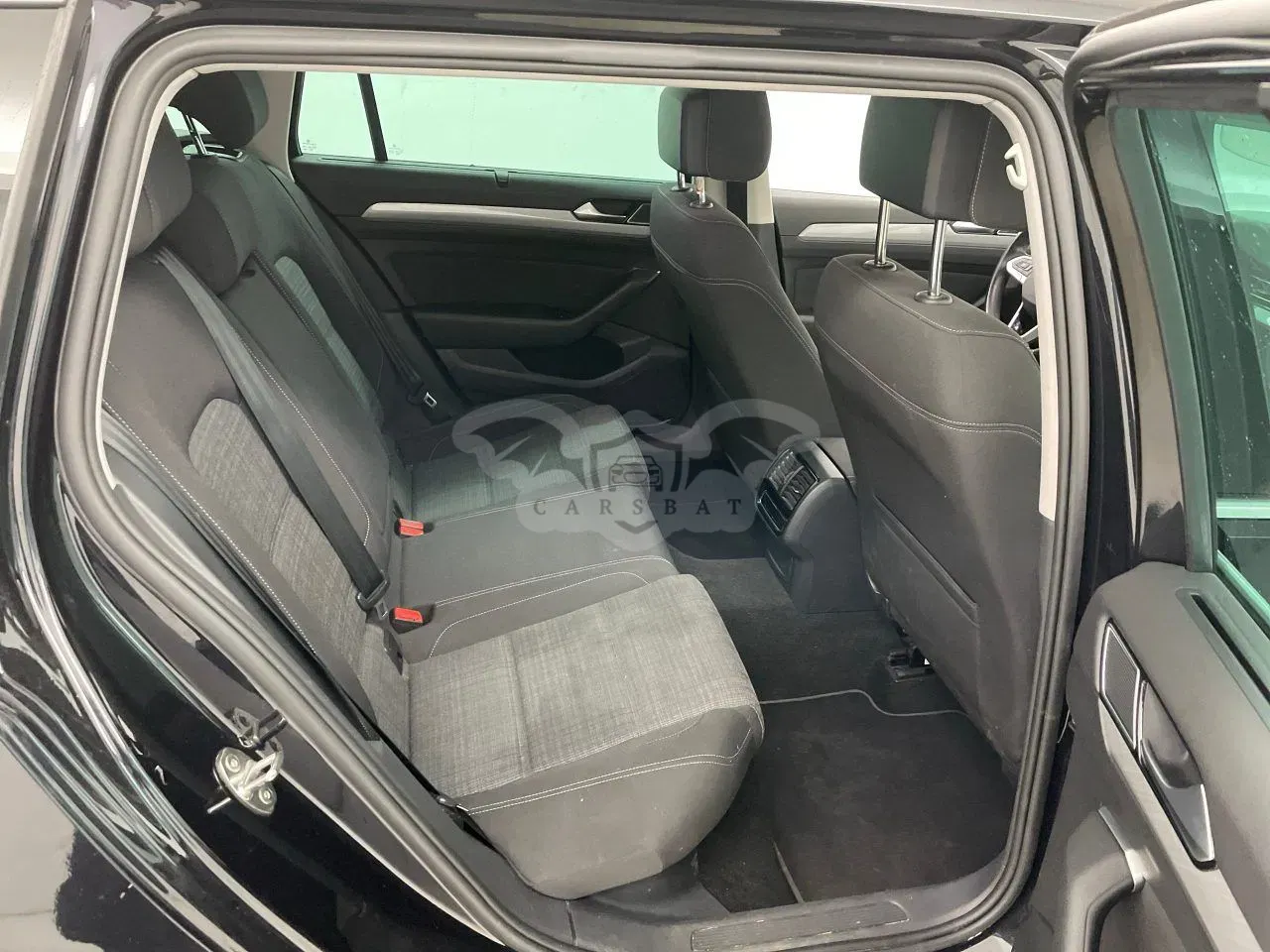 Volkswagen Passat Variant 2.0 TDI R-Line 2022