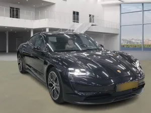 Porsche Taycan 2021