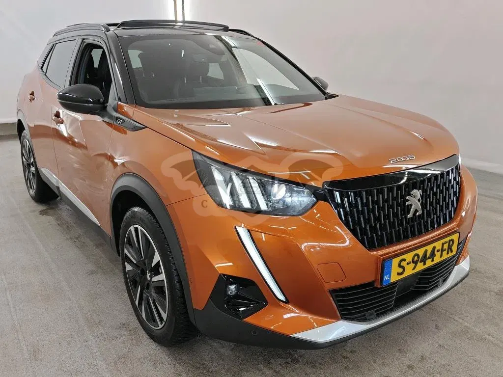 Peugeot 2008 1.2i GT 2023