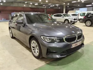 BMW 3 Series Touring 318i 2022